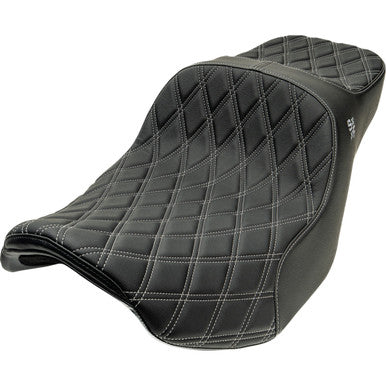 Slyfox #4723D - Chariot Seat - Silver Double Diamond Stitch - Silver Logo - FLH/FLT '09-'23.5