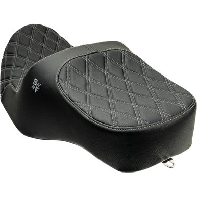 Slyfox #4723D - Chariot Seat - Silver Double Diamond Stitch - Silver Logo - FLH/FLT '09-'23.5